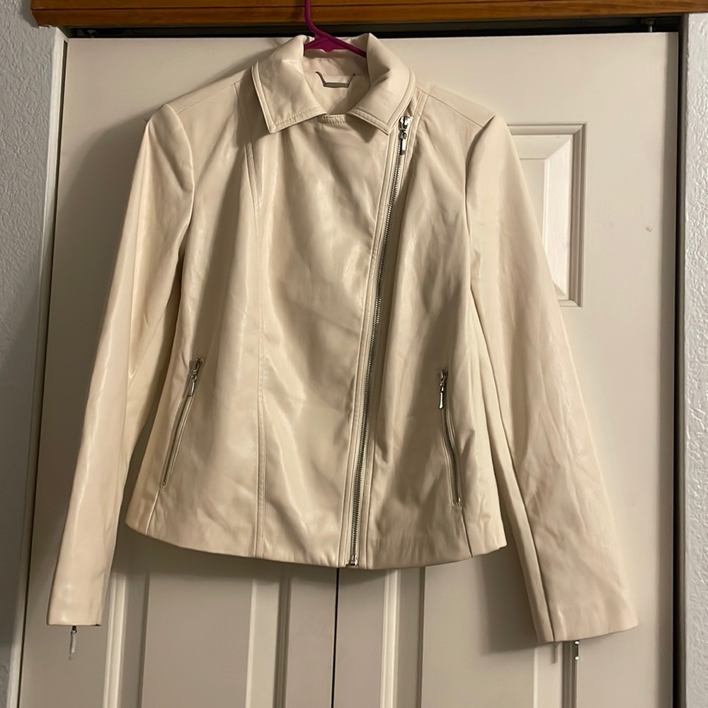 Women’s Chicos Cream Faux Leather Moto Jacket. Size 0